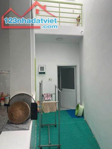 Nhà đẹp và rất rộng 1 trệt 1 đúc lửng diện tích 70,7m2 ô tô đỗ cửa - 4