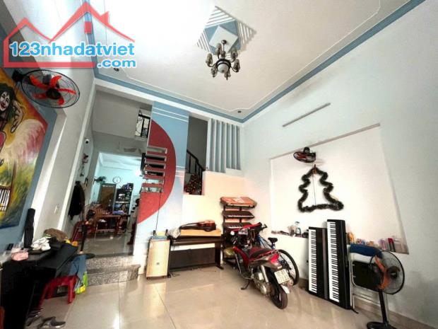 🏠 Cần Bán Nhà Mặt tiền 3 tầng An Dương Vương - 1