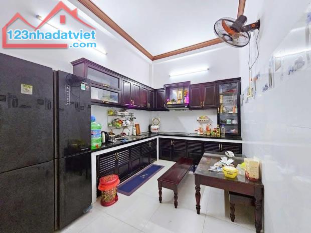 🔥Bán nhà mặt tiền Hòa Minh 10, Dt 74m2 3 tầng giá chỉ 4,5 tỷ tl - 1