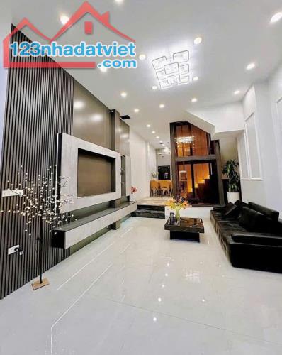 CƠ HỘI CÓ 1-0-2 – BÁN NHÀ 5 TẦNG LÔ GÓC, KINH DOANH ĐỈNH, NGÕ 201 PHÚC LỢI – 5,3 TỶ