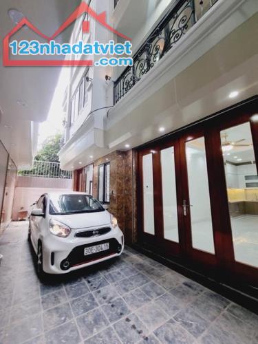 BÁN NHÀ NGUYỄN ĐỨC CẢNH, 5 TẦNG MỚI ĐẸP, Ô TÔ ĐỖ CỬA, FULL NỘI THẤT GIÁ CHỈ 8 TỶ