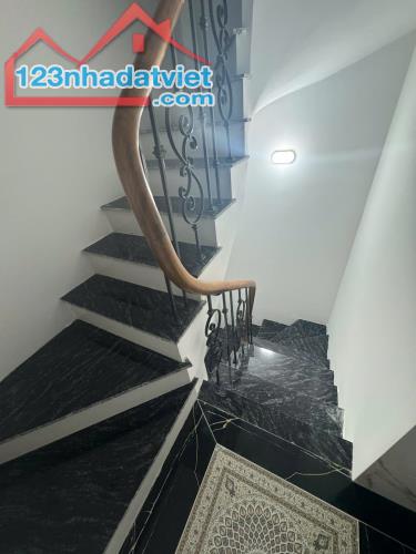 Lô góc Hồng Mai,Ở ngay,Có Gara, Đủ tiện nghi.DT 42m,MT 6.8m,6 tầng TM.Giá 17,5 tỷ - 4