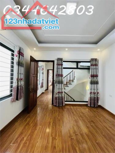 Nhỉnh 5 tỷ căn nhà 3 tầng x 35m2 -NGÕ 122 KIM GIANG- ĐẠI KIM (đi bộ đi học ) - 1