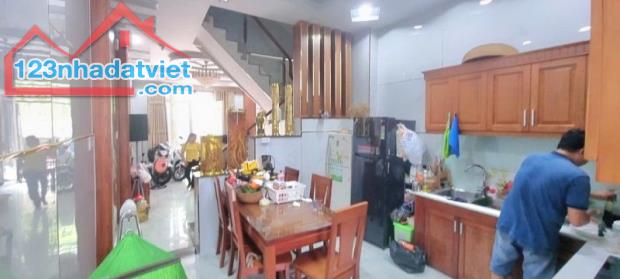 Bán nhà Cao Lỗ, Quận 8, 51m2, ngang 3.9m, chỉ 4.2 tỷ - 1