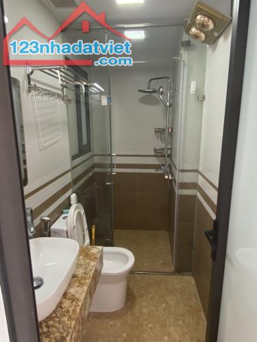 Cho thuê Căn CCMN Full đồ, ban công rộng View hồ tại Ngõ 193 Trích Sài, Tây Hồ. Chỉ 6.5tr - 5