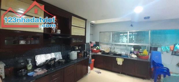 Bán biệt thự Quận 2 - 6 phòng ngủ - Đường ô tô tránh nhau - 1
