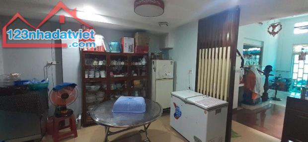 Bán biệt thự Quận 2 - 6 phòng ngủ - Đường ô tô tránh nhau - 4