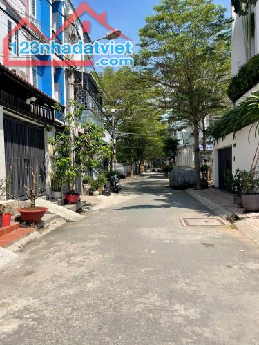 Bán Đất Phước Kiển Góc 2MT đường 7m 6 x 16 sổ riêng giá 5.6 tỷ XD Tự Do Ngay UBND Xã - 1