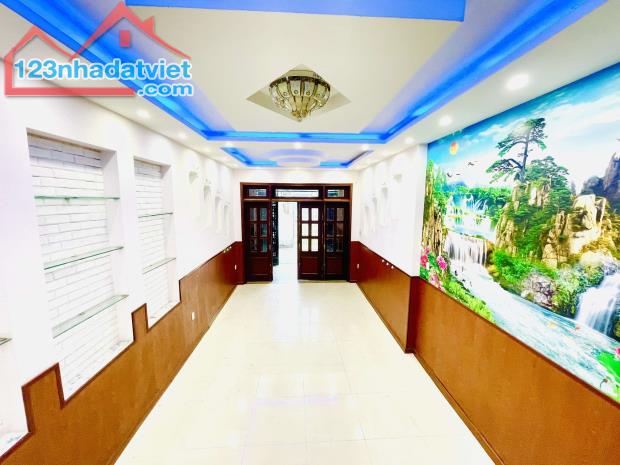 NGAY CỐNG LỠ TÂN BÌNH NHÀ ĐẸP 3 TẦNG -HẺM XE TẢI THÔNG - 81M2 (4*21) SỔ ĐẸP - CHỈ HƠN 7 TỶ - 1