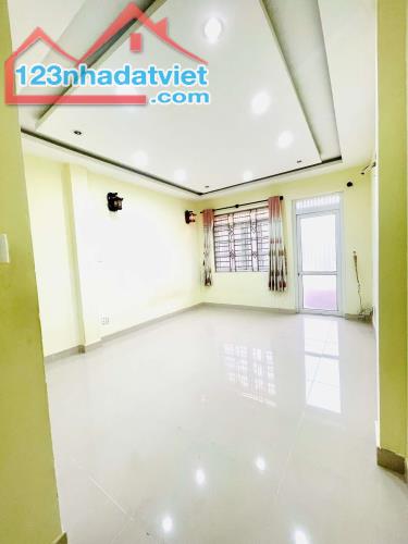 NGAY CỐNG LỠ TÂN BÌNH NHÀ ĐẸP 3 TẦNG -HẺM XE TẢI THÔNG - 81M2 (4*21) SỔ ĐẸP - CHỈ HƠN 7 TỶ - 5