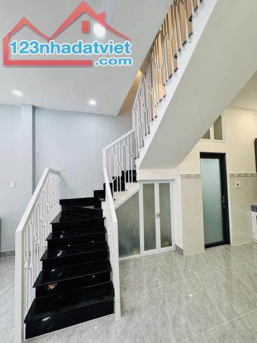 NHÀ MỚI ĐẸP - SÁT MẶT TIỀN NGUYỄN SỸ SÁCH TRẦN THÁI TÔNG - NGAY CHỢ TÂN TRỤ - 4MX10M (40M2 - 3