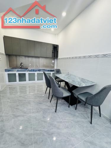 NHÀ MỚI ĐẸP - SÁT MẶT TIỀN NGUYỄN SỸ SÁCH TRẦN THÁI TÔNG - NGAY CHỢ TÂN TRỤ - 4MX10M (40M2 - 4