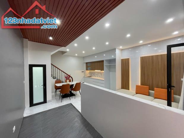 Bàn Nhà Phố Gần Chợ Hà Đông, Ô Tô Dừng đỗ 15m, DT 37m, 4 tầng, 3 PN, Giá 8.6 Tỷ, Tây Bắc - 1