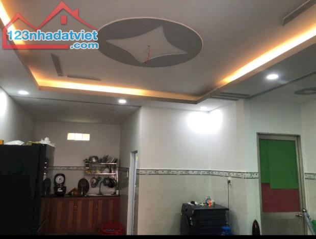 NHÀ HOÀN CÔNG TRUNG TÂM THỊ TRẤN HUYỆN CỦ CHI GIÁ 850 TRIỆU - 2