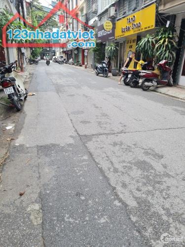 Bán gấp nhà phố Núi Trúc mặt phố kinh doanh ô tô tránh diện tích 12m2 4 Tầng 2.3tỷ - 1