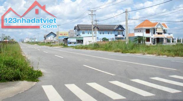 BÁN GẤP CHIA TÀI SẢN 3,2 SÀO( 3.259M2 )THỔ CƯ,FULL SHR, MT QL40m,GIÁ : 480 TRIỆU,TẶNG NHÀ