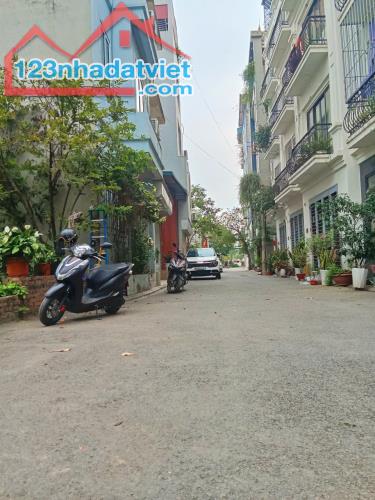BÁN NHÀ LONG BIÊN - PHÂN LÔ Ô TÔ TRÁNH, ĐỖ, CHẠY VÒNG QUANH, ĐƯỜNG RỘNG, THÔNG, LÔ GÓC, DÂ