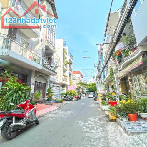 HOT HOT! Nhà 1 lầu mặt tiền Đường số chợ Tân Mỹ, Tân Phú, Quận 7 - 1