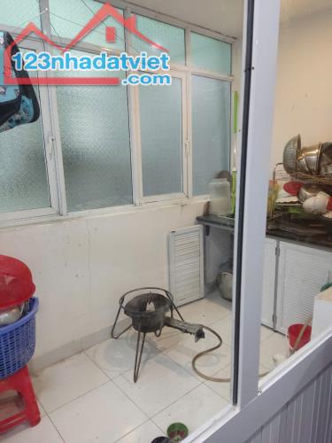 Bán nhà 1,5 tầng giá rẻ ngõ 173 Hàng Kênh - 4