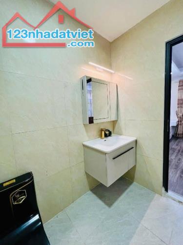 Bát Khối Long Biên Hà Nội diện tích 40m2 giá hơn 5 tỷ - 2