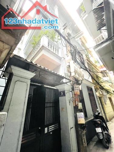 Nhà đẹp Dịch Vọng 80m2, mt 7.5m kd, ô tô gần, 2 thoáng, gần hồ, sổ đẹp 16.1tỷ.