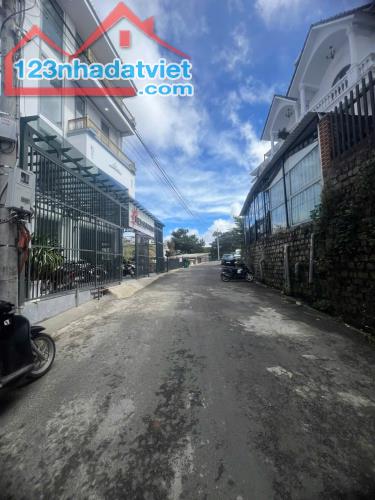 ĐẤT LÝ NAM ĐẾ GIÁ CHỈ 12 TỶ VNĐ - 1