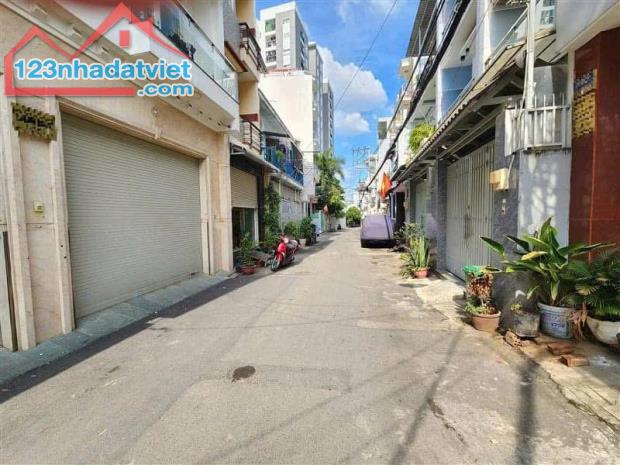 --Bán nhà phường 9, đường Lạc Long Quân Tân Bình; (5,1*21) - sang trọng - 3