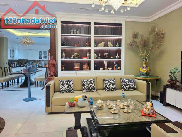 Siêu VIP mặt phố ẩm thực Nguyễn Văn Lộc - kinh doanh siêu lợi nhuận - vỉa hè đá bóng 36,3 - 2