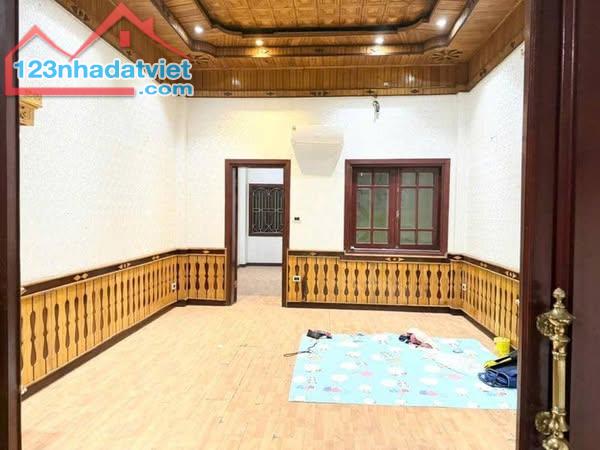 BÁN NHÀ MP NGUYỄN VĂN CỪ LONG BIÊN 120M2 3T NHỈNH 30 TỶ VỈA HÈ ĐÁ BÓNG - 2