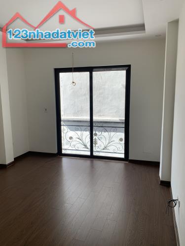 Bán nhà Chiến Thắng-La Khê 30/33m2 4 tầng ô tô đỗ cách 20m giá 5,6 tỷ có thương lượng . - 2
