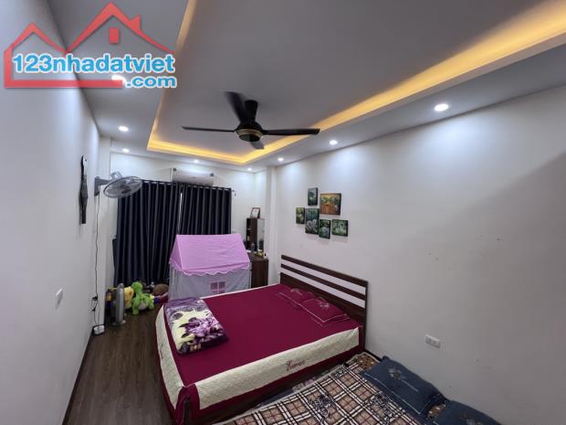 Minh Khai 31m2 5 tầng mới tinh , Oto đỗ cổng .Giá 6,4 tỷ - 3