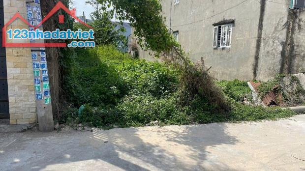 BÁN ĐẤT 2 MẶT TIỀN BÌNH TIỀN 2 ĐỨC HOÀ HẠ, GIÁ 950TR DT 4X28, SHR SANG TÊN NGAY