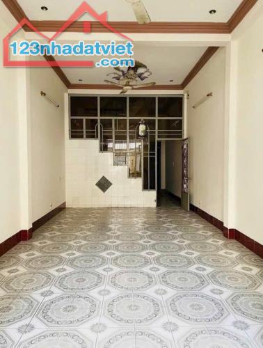 Bán nhà 3 tầng hẻm oto Biệt Thự - Lộc Thọ - Nha Trang( sát biển ) - 2