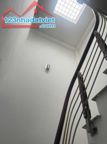 Bán nhà Ngọc Thụy Long Biên 34m 5T chỉ 6 tỷ ô tô đỗ cổng - 4