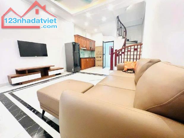 Thái Hà, Đống Đa bán nhà  6 tỷ, lô góc 3 thoáng, Siêu Hiếm.