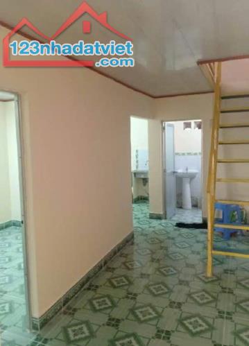 Bán nhà SÁT ĐƯỜNG LỚN 45M2, KHU HIỆN HỮU, căn góc không quy hoạch,Chuyên Dùng 9,Quan 7 - 2