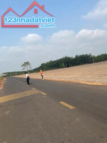Lô đất 10*54m thổ cư 100 mặt tiền đường nhựa gần quốc lộ 13 - 2
