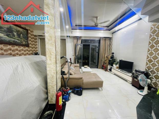 Cần Bán Nhà MTKD Trần Bá Giao  P5  6m x 17m , 3 Lầu ,Giá  12 tỷ Thương Lượng Mạnh.