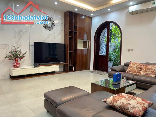 Cho thuê biệt thự Vinhomes Harmony Tulip Long biên 90m2 4 tầng 4pn full đồ giá 35tr.