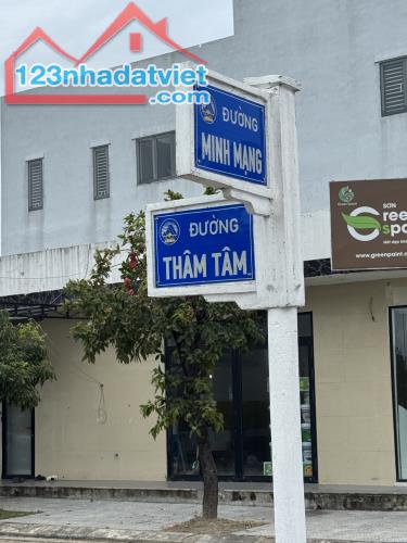 Cho thuê lô Góc 2 M tiền đường Minh Mạng –Thâm Tâm  8tr/tháng