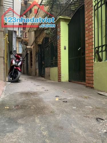Bán nhà 4 tầng trong ngõ TT thanh xuân Hà Nội - 2