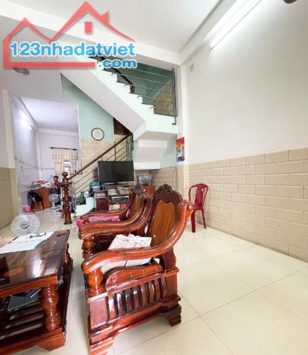 NHÀ 3 TẦNG, LẠC LONG QUÂN, TÂN BÌNH, 4X14M, 54M2, NHỈNH 6 TỶ TL