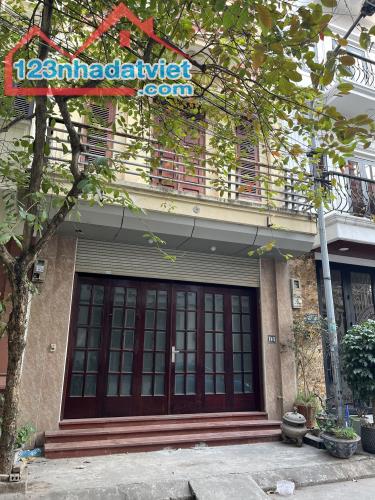 Bán Nhà Phân Lô Kinh Doanh. S 69m2. ÔTô Ngủ Trong Nhà. 9 Phòng Khép Kín Cho Thuê.Có Dòng T