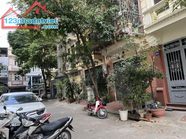 Bán Nhà Phân Lô Kinh Doanh. S 69m2. ÔTô Ngủ Trong Nhà. 9 Phòng Khép Kín Cho Thuê.Có Dòng T - 1