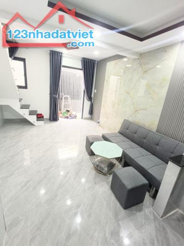 Nhà đẹp chính chủ ngay chợ Thủ Đức đường Võ Văn Ngân