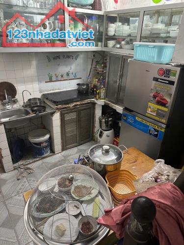 Bán nhà 52m² Định Công - Hoàng Mai - 7.4 tỷ - 2 tầng, 2PN, 2WC - Sổ đỏ chính chủ - 4