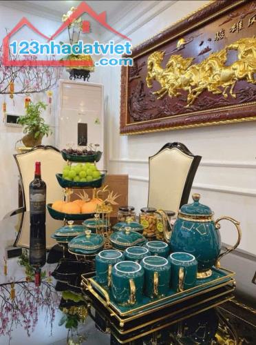 🚀 NHÀ PHÂN LÔ - HOÀNG QUỐC VIỆT - GARA - OTO TRÁNH - 64M² - 4 TẦNG - MT 5.35M - 18.3 TỶ