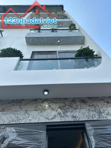 NHÀ MỚI CỔ LINH BÁT KHỐI 35m2 x 5T 30M RA ÔTÔ TRÁNH. GIÁ ĐẸP SIÊU HIẾM 5,85TỶ
