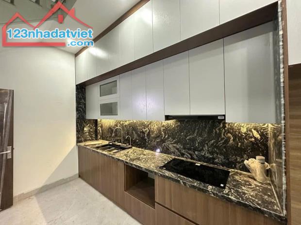 NHÀ MỚI CỔ LINH BÁT KHỐI 35m2 x 5T 30M RA ÔTÔ TRÁNH. GIÁ ĐẸP SIÊU HIẾM 5,85TỶ - 3