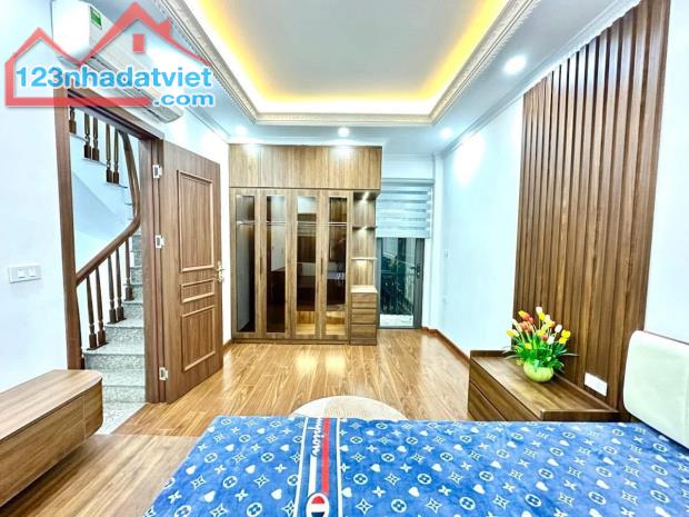 BÁN NHÀ CẦU GIẤY - 35M², 6 TẦNG - FULL NỘI THẤT SANG TRỌNG - GIÁ 7.9 TỶ - 2